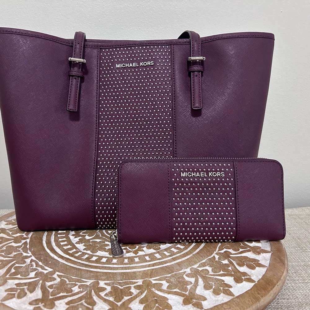 Michael Kors Tote & Wallet - Picture 4 of 8